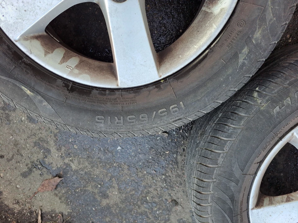 Mazda 3 BK 1 Satz Alufelgen Reifen Alt 195/65R15 - Bild 3 von 4