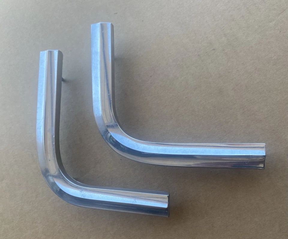 Oldsmobile 98 1969 guardabarros esquina molduras par # 402130/402131 buen estado Foto 2 de 4