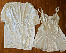 Vtg Victoria's Secret Slip Chemise  Robe XS Ivory Lingerie 90s Coquette Bridal