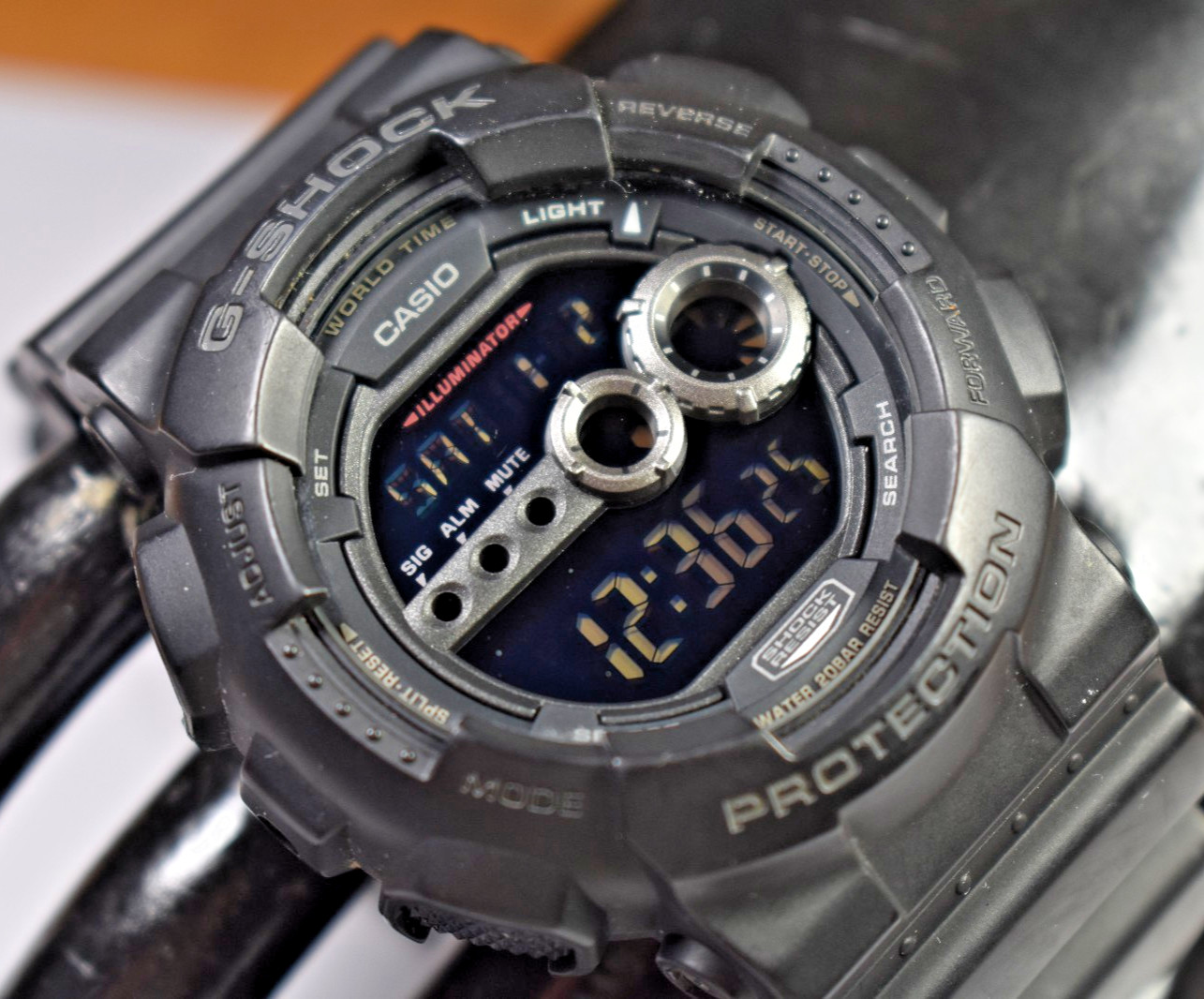 Casio G-Shock GD-100 (3263) Men's Black Digital Watch NEW BATTERY!