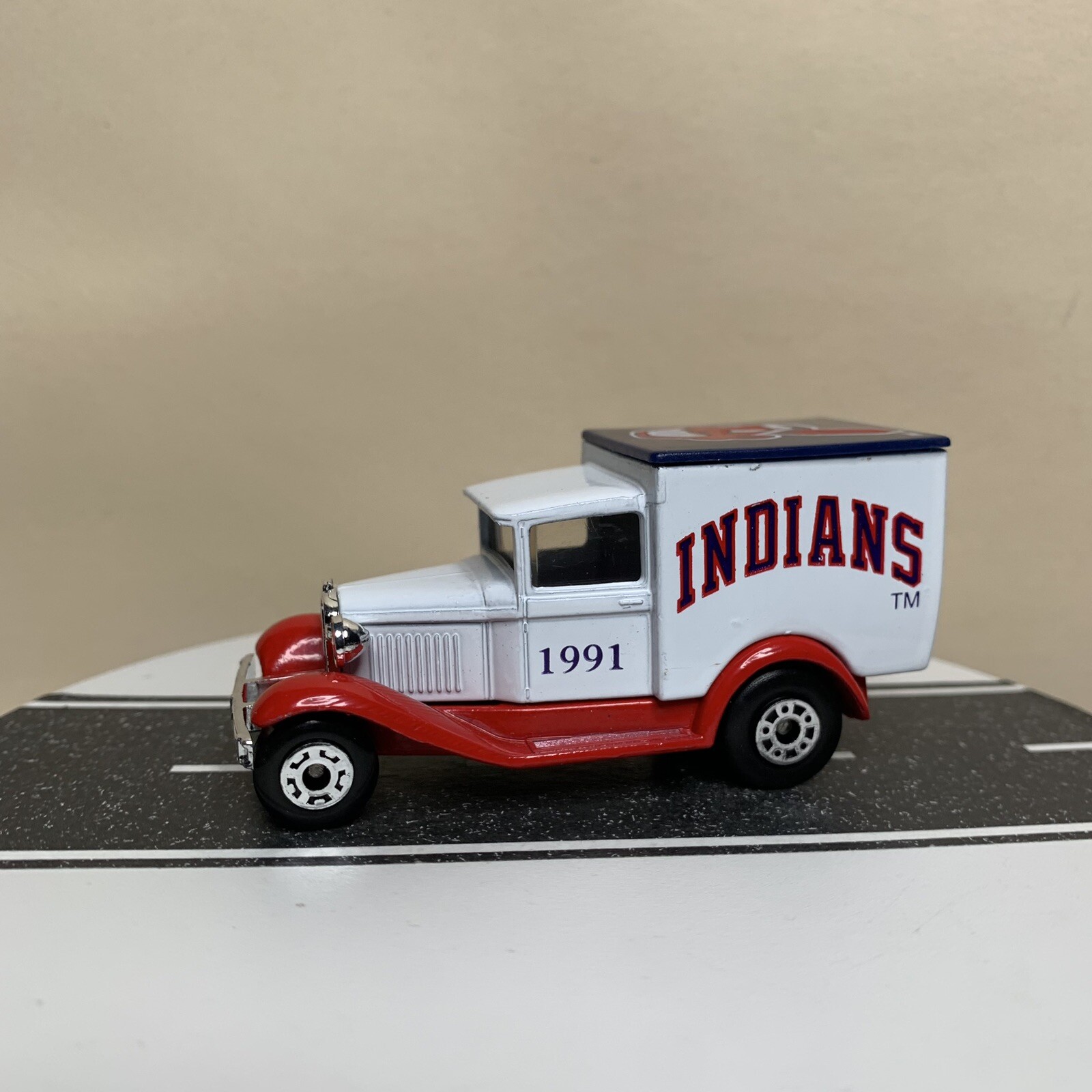 1991 Matchbox Team Collectibles MLB Cleveland Indians Ford Model A Truck 1:64 NM