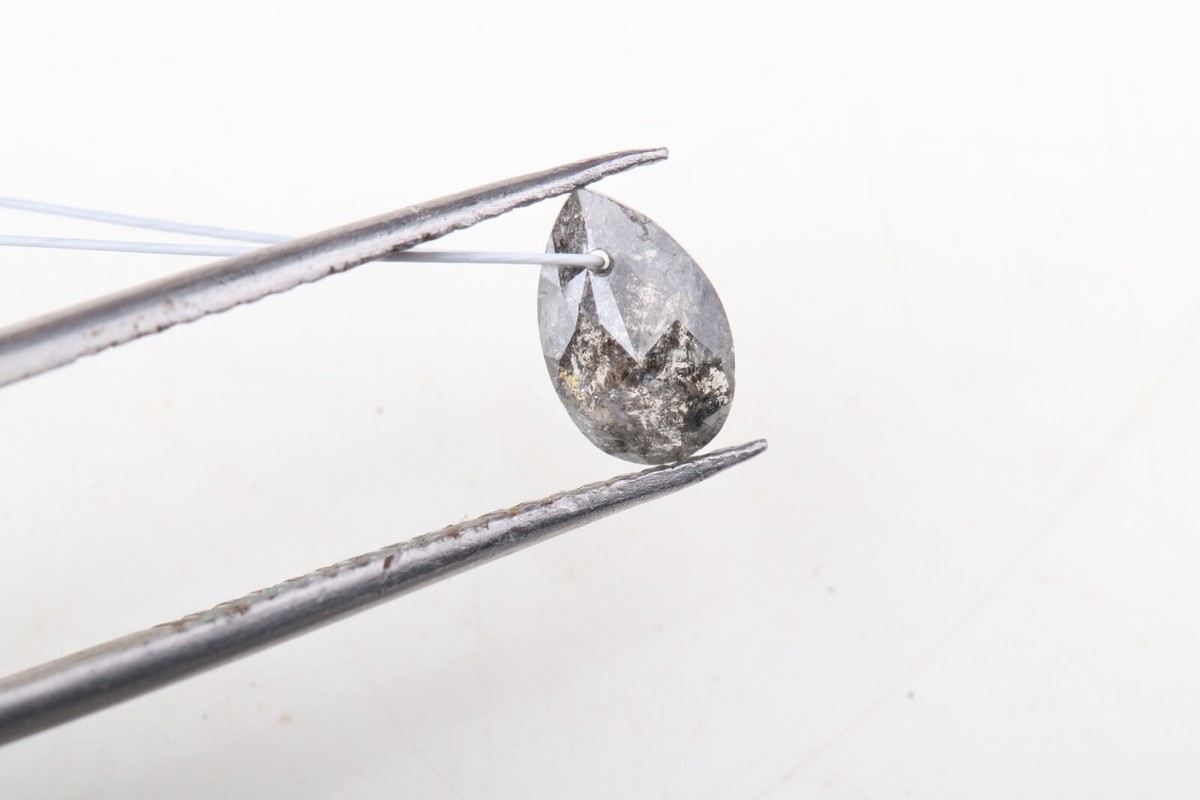 Diamant en vrac taillé poire percée diamant sel poivre gris 1