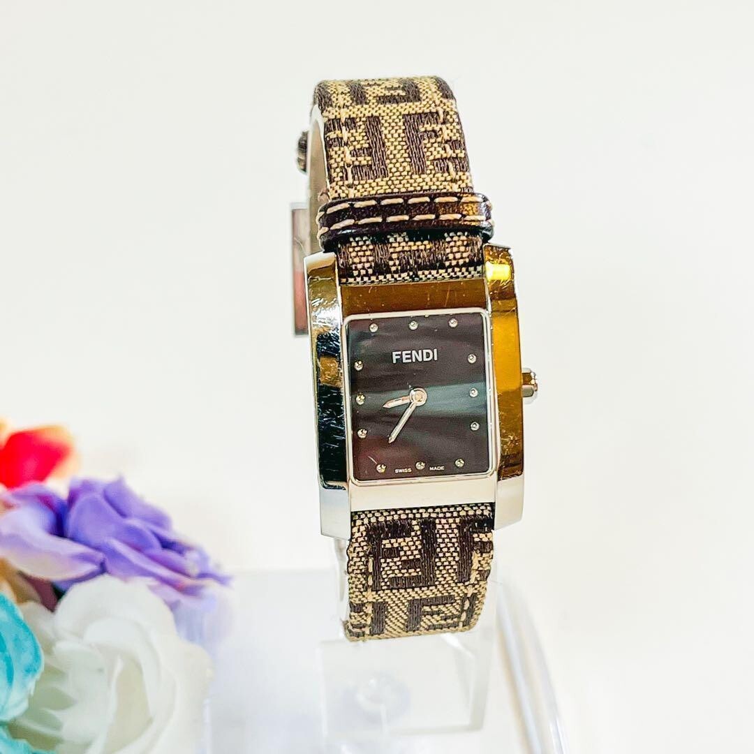 FENDI 7000L Orologi Logo Band Black Dial Square Watch Auth Women