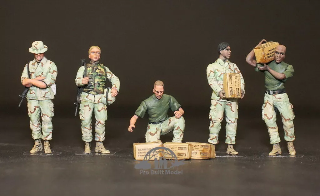 (Pre-Order) Modern US Army Logistic team (05 figures) 1:35 Pro Built Model