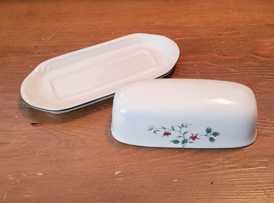 NEW!! Pfaltzgraff "Winterberry" Holiday Christmas Covered Butter Dish