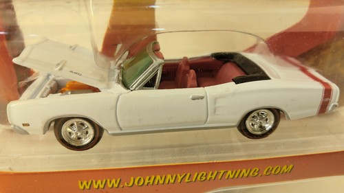 Johnny Lightning 2008 Auction Insanity "1969 Dodge Coronet R/T" - Picture 2 of 9