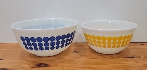 Vintage PYREX Polka Dot Mixing Bowl Set of 2- Blue 403 and Yellow 402