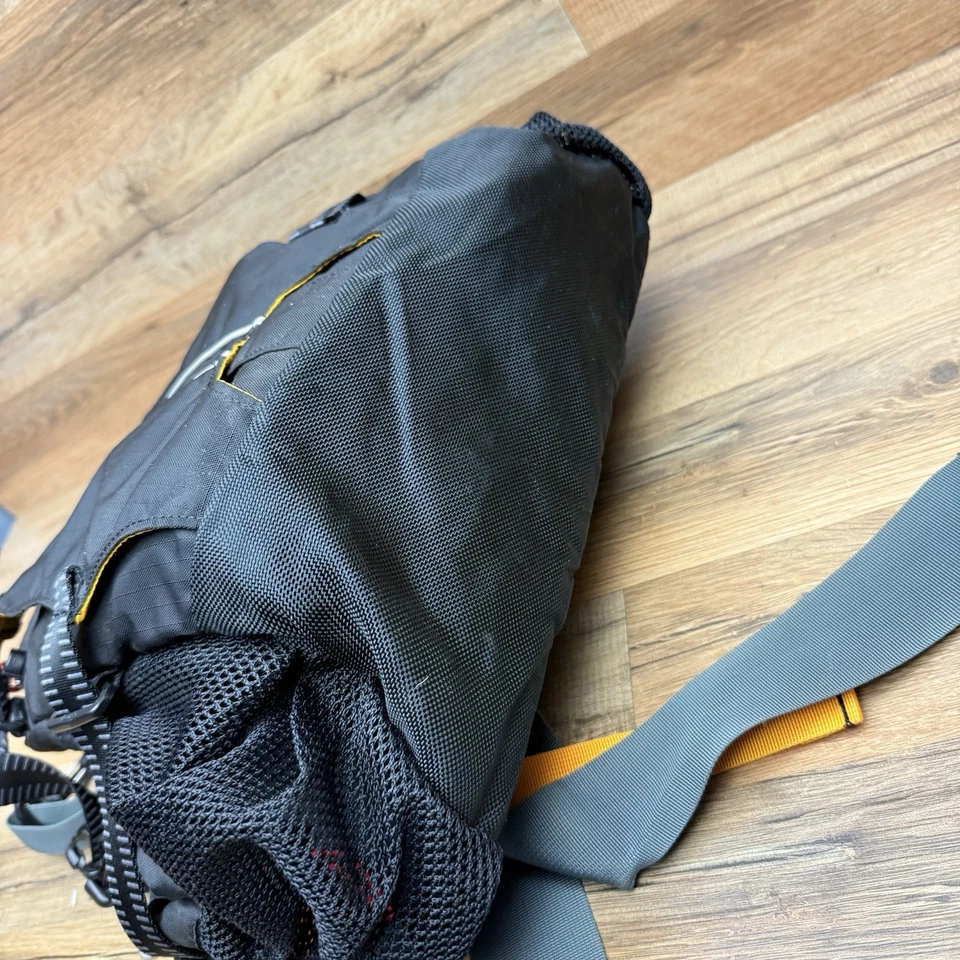 Vintage Marmot Walkabout Hip Belt Travel Hiking Bag Fanny Day Pack Black - Image 3 of 4