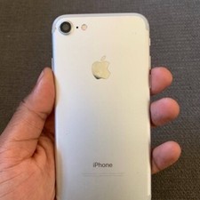 Apple iPhone 7 - 32GB - Silver Unlocked A1660 CDMA  GSM 