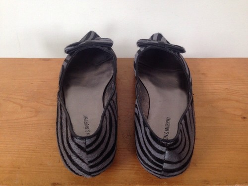 Johnston Murphy Womens Zebra Fuzzy Cow Hide Leather Ballet City Flats 8M - Picture 3 of 8
