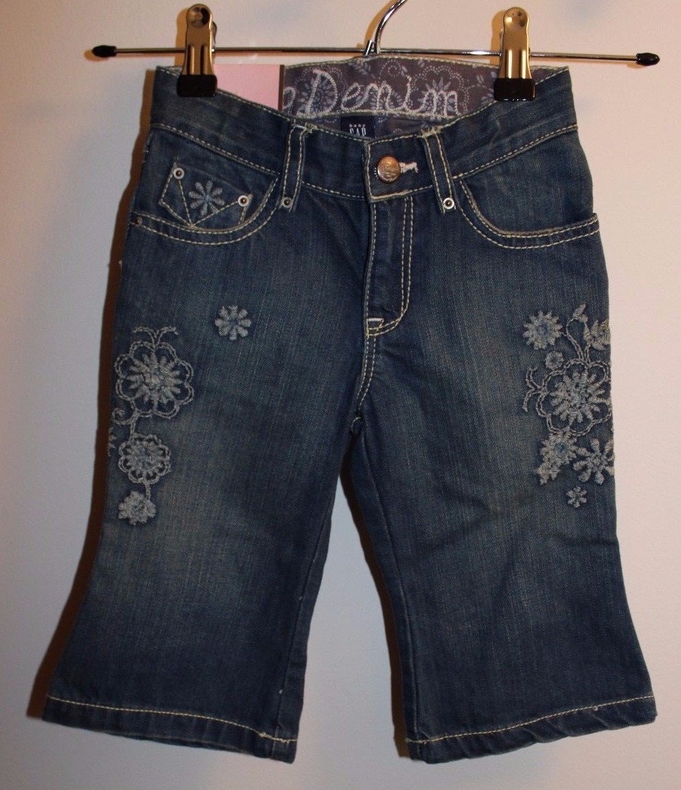 New GAP denim capri with embroidery for toddler girls size 3