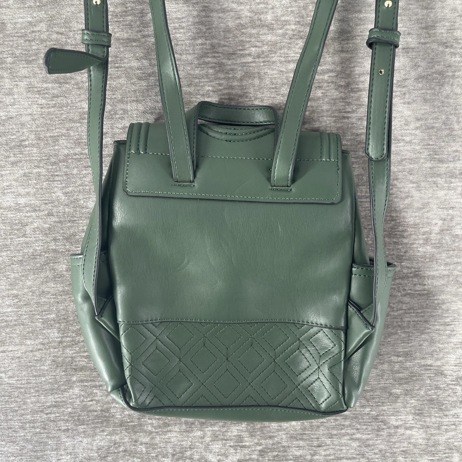 Zaino Tory Burch Fleming trapuntato pelle verde tasche tracolla regolabile RARO
