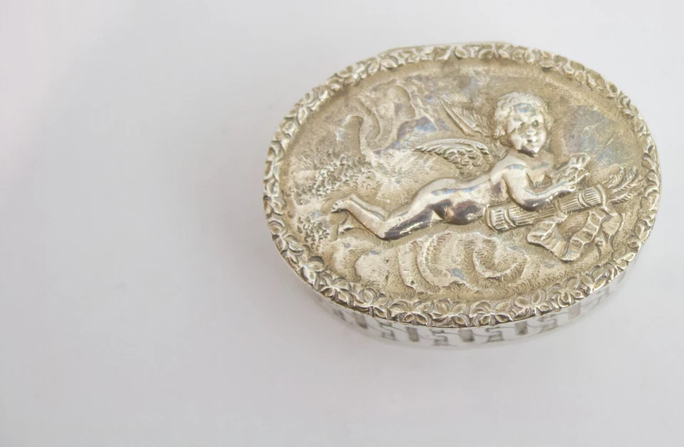 Antiga caixa de prata esterlina maciça Repousse Rococó 1903 J&C Jones & Crompton - Imagem 3 de 4