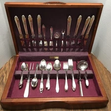 William Rogers & Son 61 Piece Silver Plate Flatware Set Floral Design Wood Case