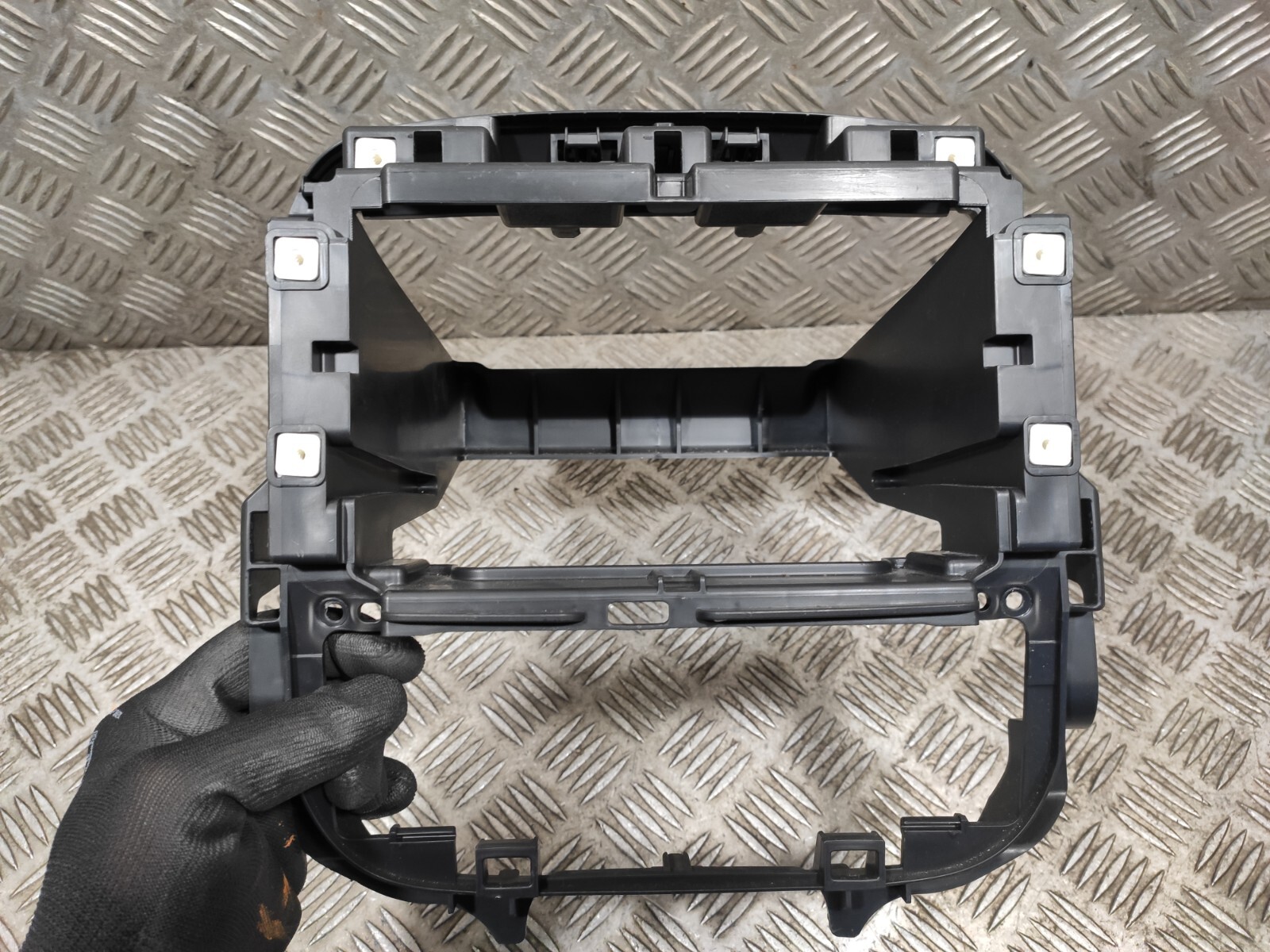 Renault Trafic MK3 2015-On Vivaro B NV300 Radio Support 678700359R  