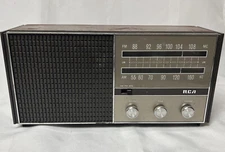 Vintage RCA AM/FM Radio, Model RZC 243W—THIS WORKS!