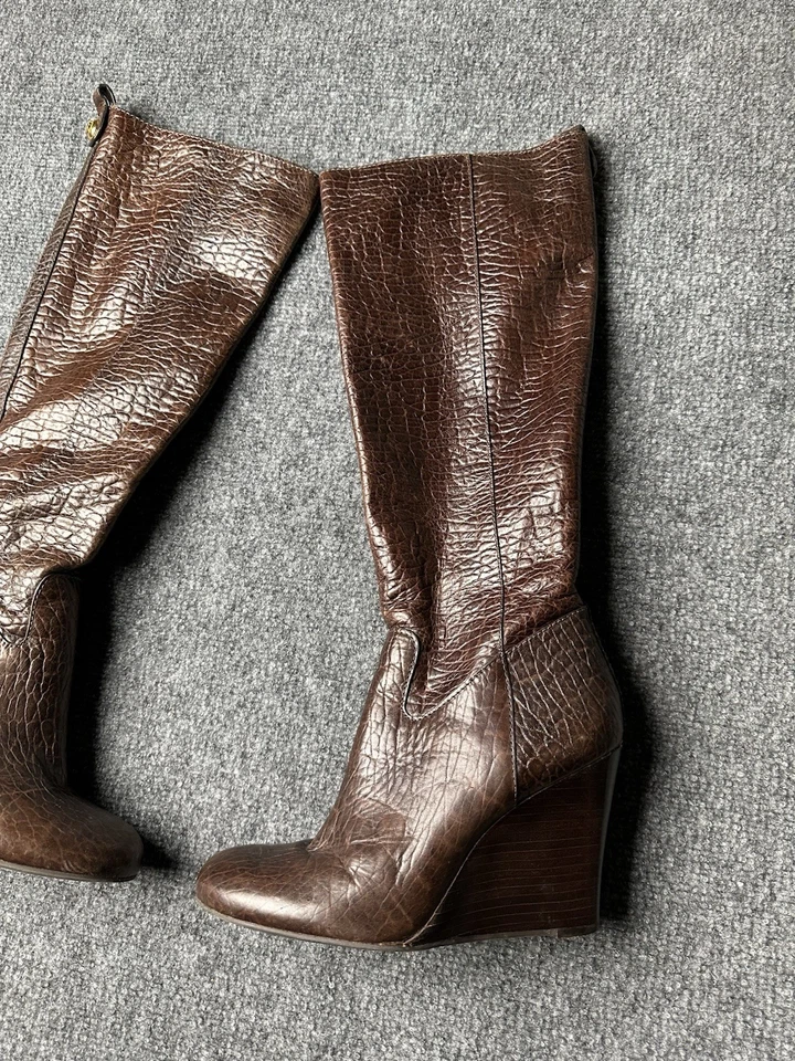 Botas de cuero para mujer Tory Burch marrón hasta la rodilla tacón de cuña, talla US 9 M Foto 2 de 4