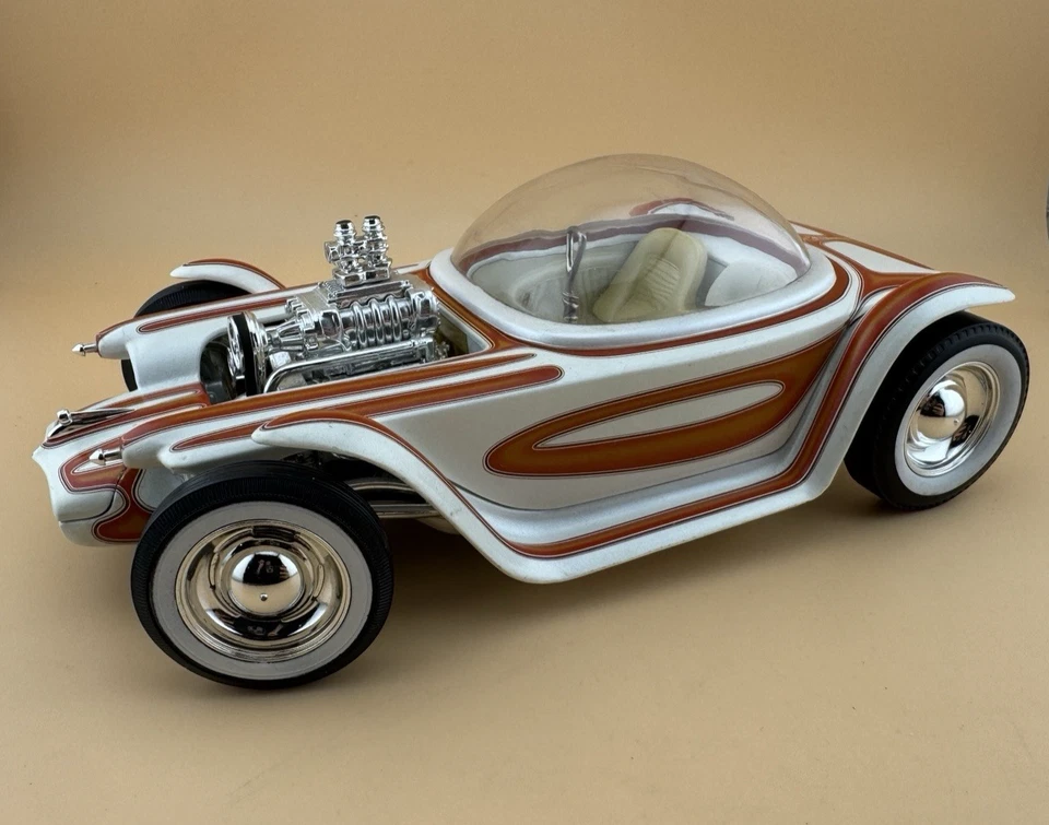 * 2001 Hot Wheels Beatnik Bandit Ed Roth 1/18 Diecast Very Good Condition 💛 - Image 2 of 4