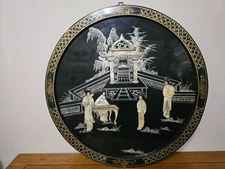 VINTAGE BEAUTIFUL BLACK LACQURE AND MOTHER OF PEARL WALL HANGING ROUND GEISHA 24
