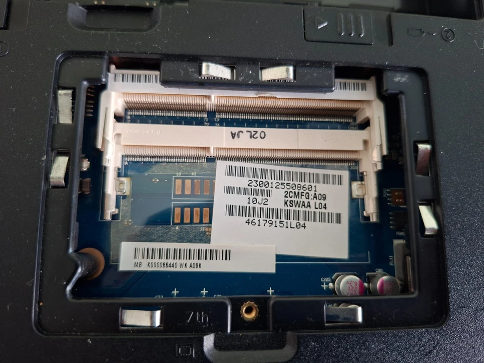 TOSHIBA SATELLITE PRO L500-1VW PSLS1E Laptop 15.6" 2GB 120GB SSD Windows 7 HDMI - Image 4 of 4