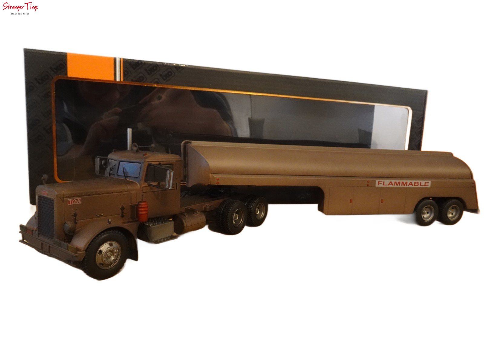 IXO The DUEL Peterbilt 281 Tank-SZ 1955 Rost 1:43