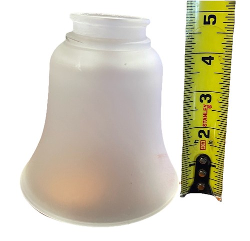 LUZ DE VIDRIO ESMERILADO TOCADOR SOMBRA/S, en forma de campana, 2" ajustado 5" de alto 4,5” de ancho. - Imagen 3 de 7