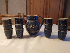 Ton Krug mit Bechern