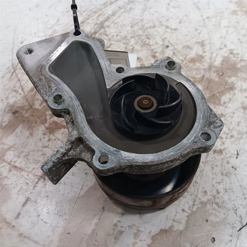 Bomba de agua refrigerante 1,6 L sin turbo para Ford Fiesta 11-19  Foto 2 de 4