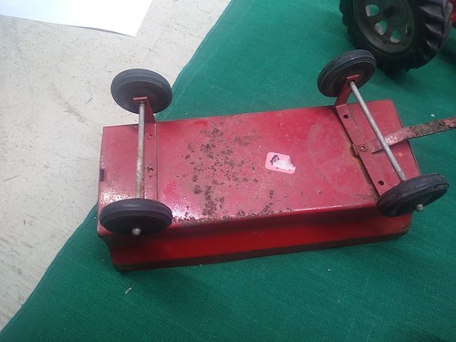 IH International Lot Of 5 1:16 Farm Tractors & Wagon For PARTS and Restoration - Picture 5 of 19