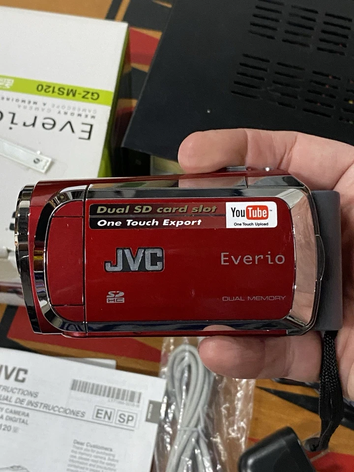EUC Complete! JVC Everio GZ-MS120RU 40x Zoom LCD Camcorder/photo Digital Camera - Image 3 of 4