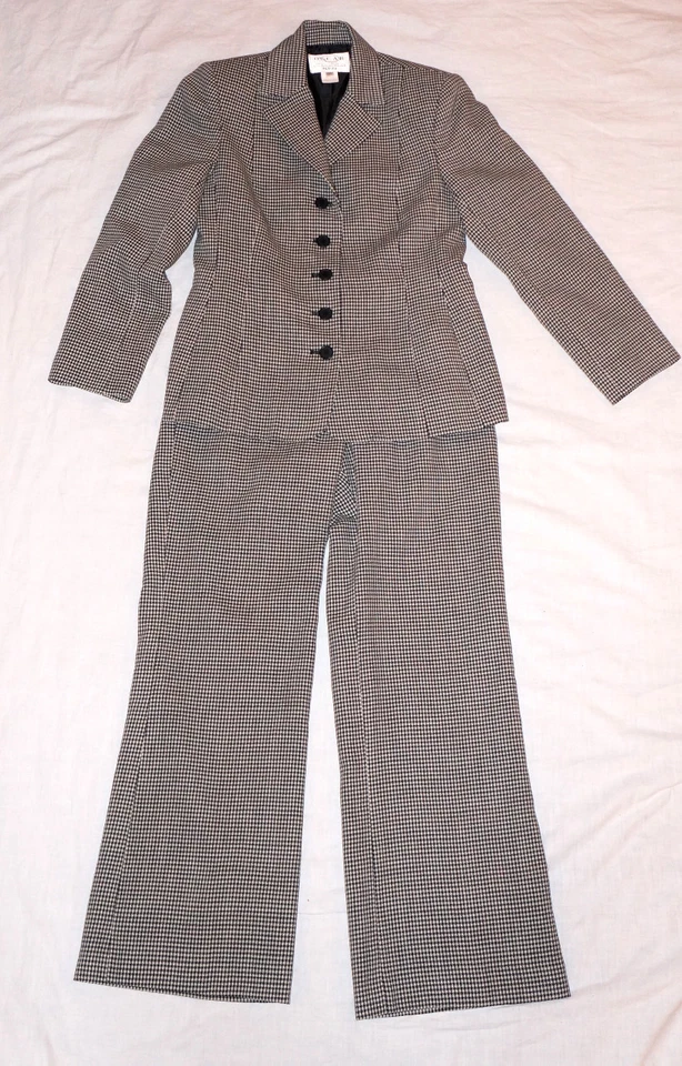 Oscar by Oscar de la Renta Check Blk Wt Gingham Pant Suit Wool Size 8P PETITE  - Image 4 of 4