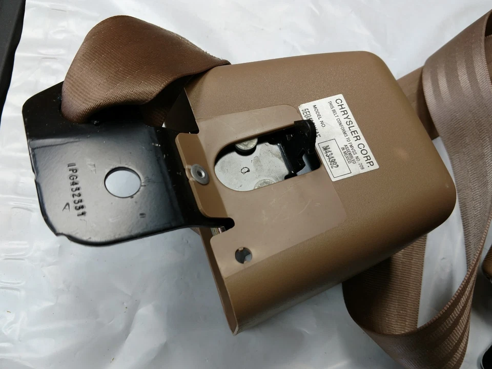 5EU40RK5AE MOPAR OEM BEIGE CINTURÓN DE HOMBRO DERECHO se adapta a B1500 B2500 B3500 Dodge Vans Foto 3 de 4