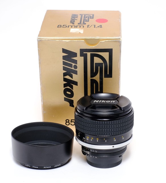 大人気商品 Nikon NIKKOR AI-S 85mm 1:1.4 希少銘玉 レア レンズ