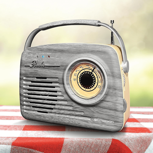 Radio retro portátil Emerson con batería recargable incorporada y puertos USB/SD - Imagen 23 de 34