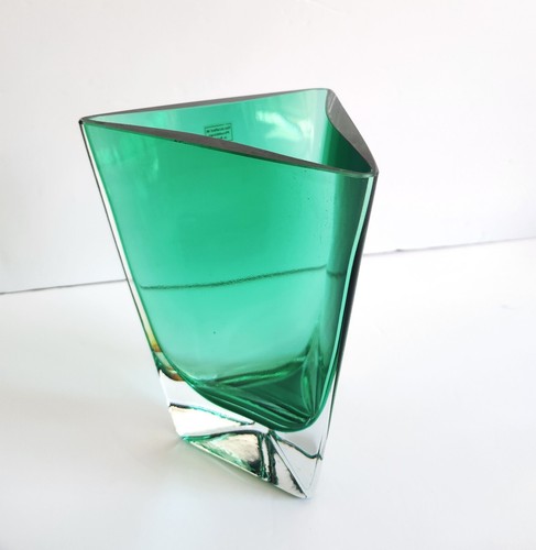 Vintage Krosno Poland Green Triangular Abstract Hand Blown Art Glass Vase 8 1/2" - Picture 5 of 14