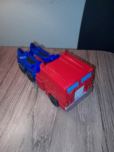 Transformers Authentics: More Than Meets the Eye - Shockwave And Optimus Prime. - Picture 7 of 12