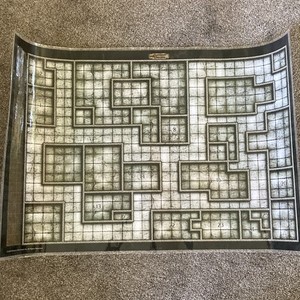 Wizards of the Coast Dungeons & Dragons Fold-Out Gridded Dungeon Map Board 2000
