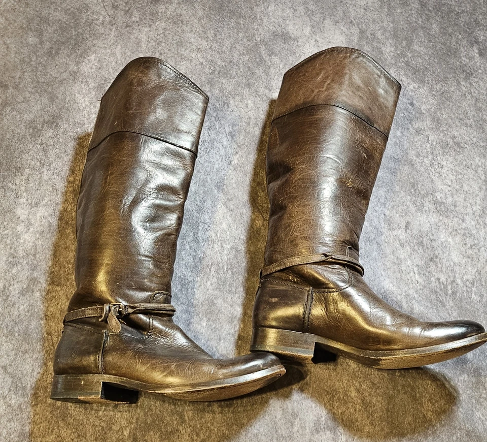 Botas para mujer Frye Melissa altas con cinturón marrón oscuro talla 7 1/2 B ecuestres, equitación Foto 2 de 4