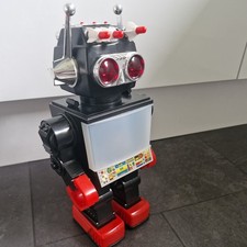 Vintage Saturn The 13" Giant Walking Robot Vintage 1981 Electronic working boxed