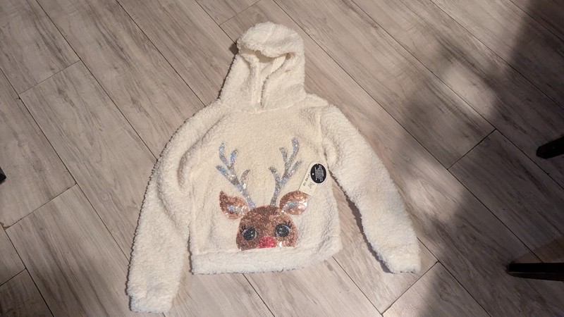 NEW ONE STEP UP WHITE REINDEER SWEATER SIZE MED 10-12