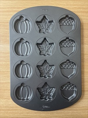 Wilton Whoopie Pie Pan Autumn Fall Acorn Pumpkin Leaf 12 Cavity NonStick Unused