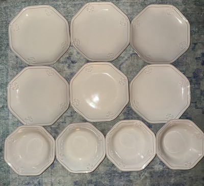 Better Homes & Gardens Country Crest Cream Fleur De Lys 10 Piece Dinnerware Set