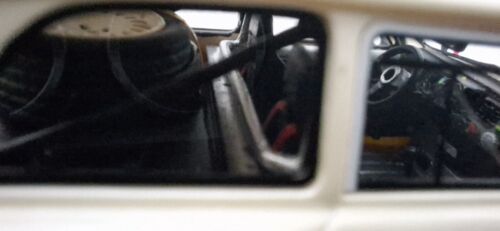 Renault 5 Maxi Turbo 1985 White Pearl Met 1:43 Schuco PRO.R 08855 SUPERB DETAILS - Picture 10 of 16