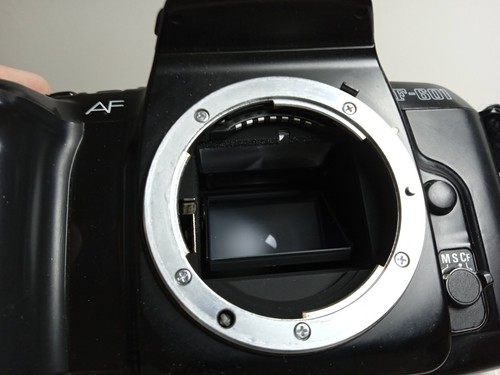 Nikon F-601 Film Camera | Nikkor AF 70-210mm Lens | Nikkor AF 35-80mm #E - Picture 19 of 24
