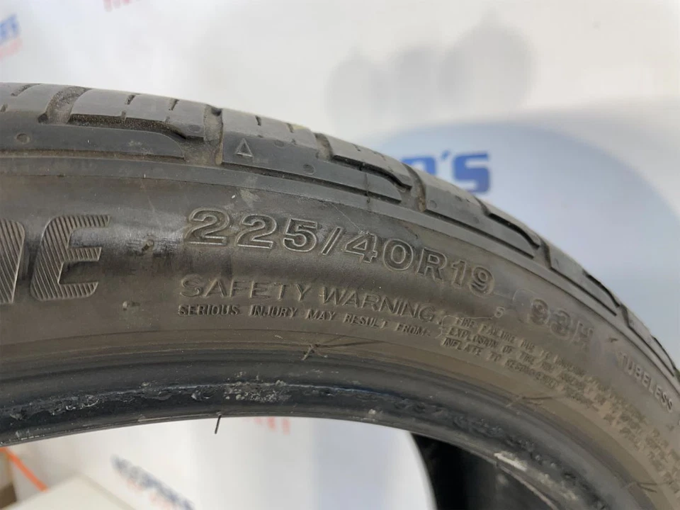 Juego de 2 neumáticos usados Bridgestone Turanza LS100A Run Flat 225/40R19 93H 4,5/32 Foto 3 de 3