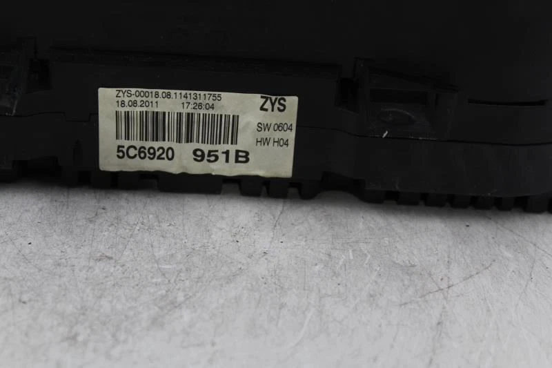 Grupo de velocímetros 113 k millas MPH para Volkswagen Jetta 2011-2012 OEM #27826 Foto 3 de 4
