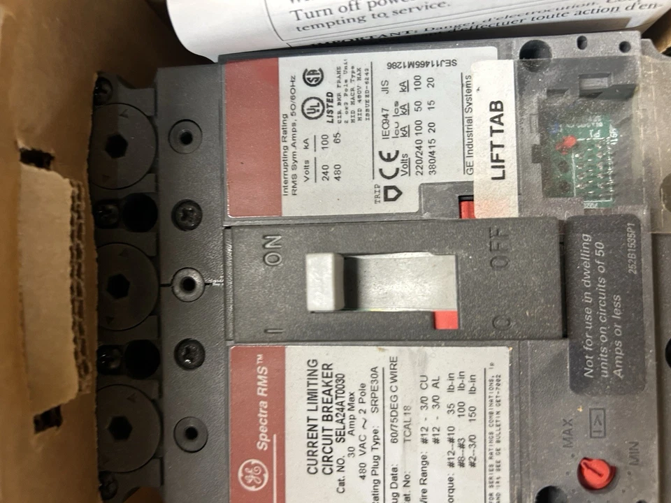 GE Spectra RMS SELA24AT0030 30A 480V 3 polos marco electrónico estuche moldeado CB-Nuevo Open Bo Foto 4 de 4