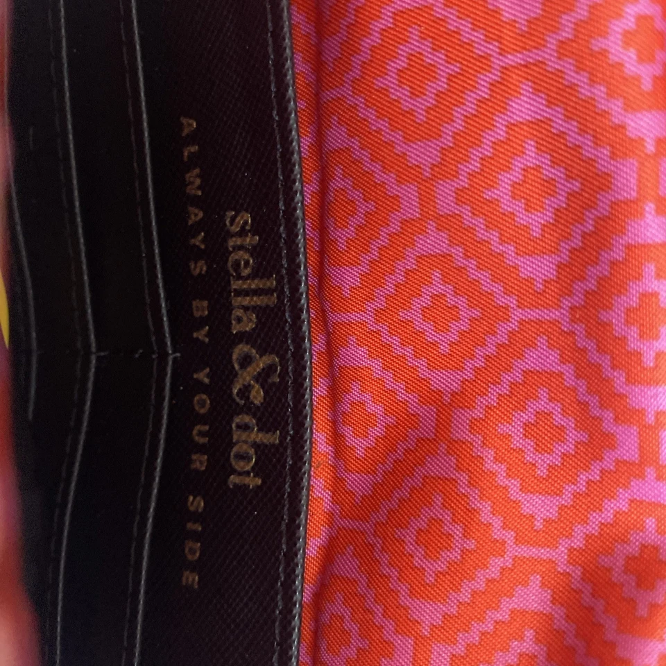 Bolso sin asas de paja Stella & Dot cierre magnético bonito forro rosa negro y tostado boho Foto 4 de 4