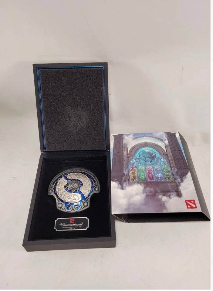 Коллекционный медальон Aegis Shield 2023 Dota 2 International Championships - Изображение 2 из 3