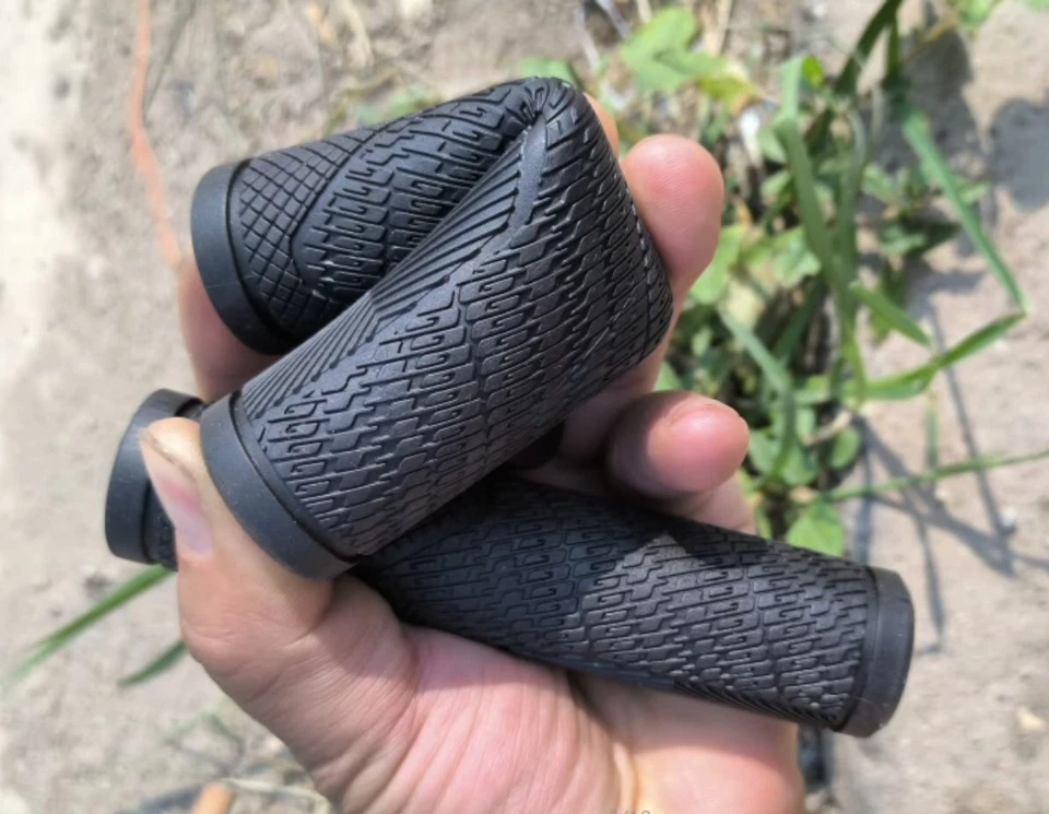 GT Bicycle handlebar grips fixed gear MTB bike grip 130mm - Image 2 of 4